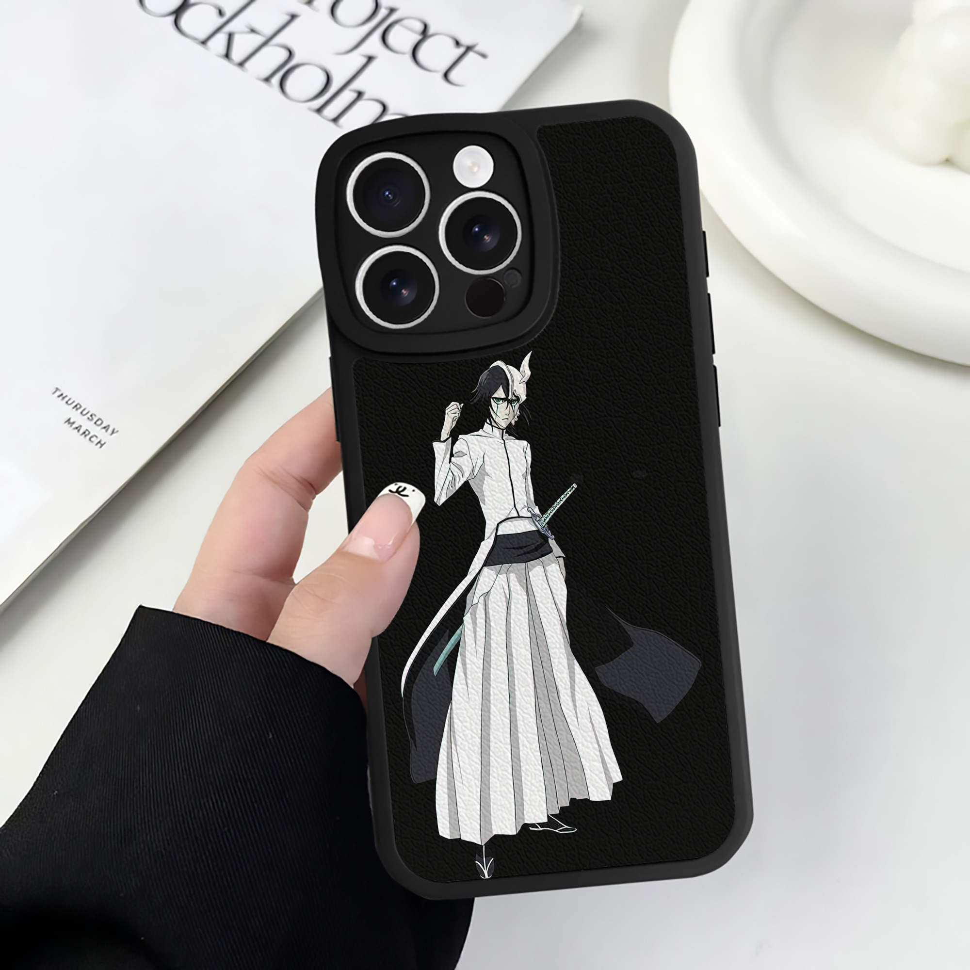 （画像用） ブリーチ ウルキオラ·シファー BLEACH Ulquiorra cifer 【iPhone 16シリーズ対応】シリコンスマホケース（レザー調） 材質：シリコン